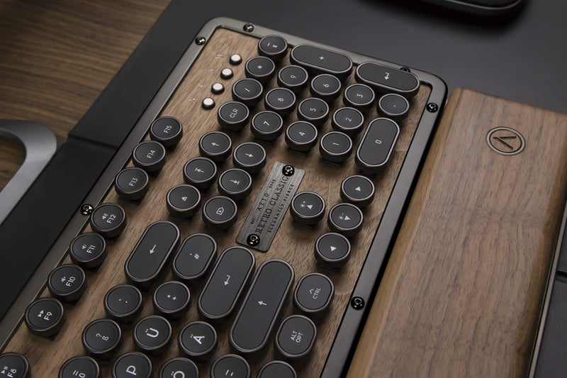 AZIO Retro Classic Palm Rest - Image 3